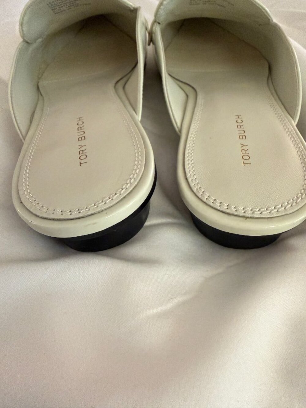 NWOT Tory Burch White Flats Size 8 - Picture 4 of 7